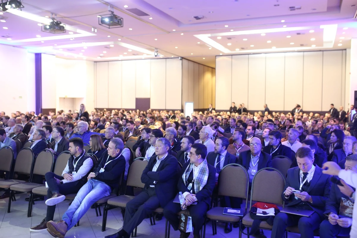 Conferência internacional abre o XIV CBCOC