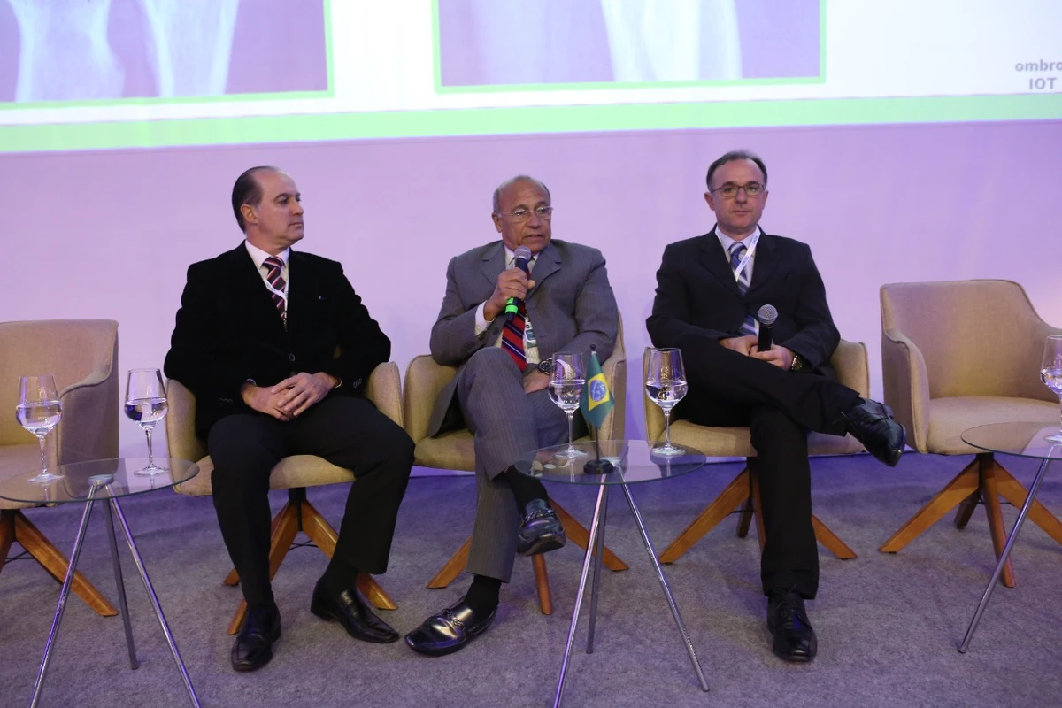 Ex-presidentes da SBOC compartilham conhecimento em curso no XIV CBCOC