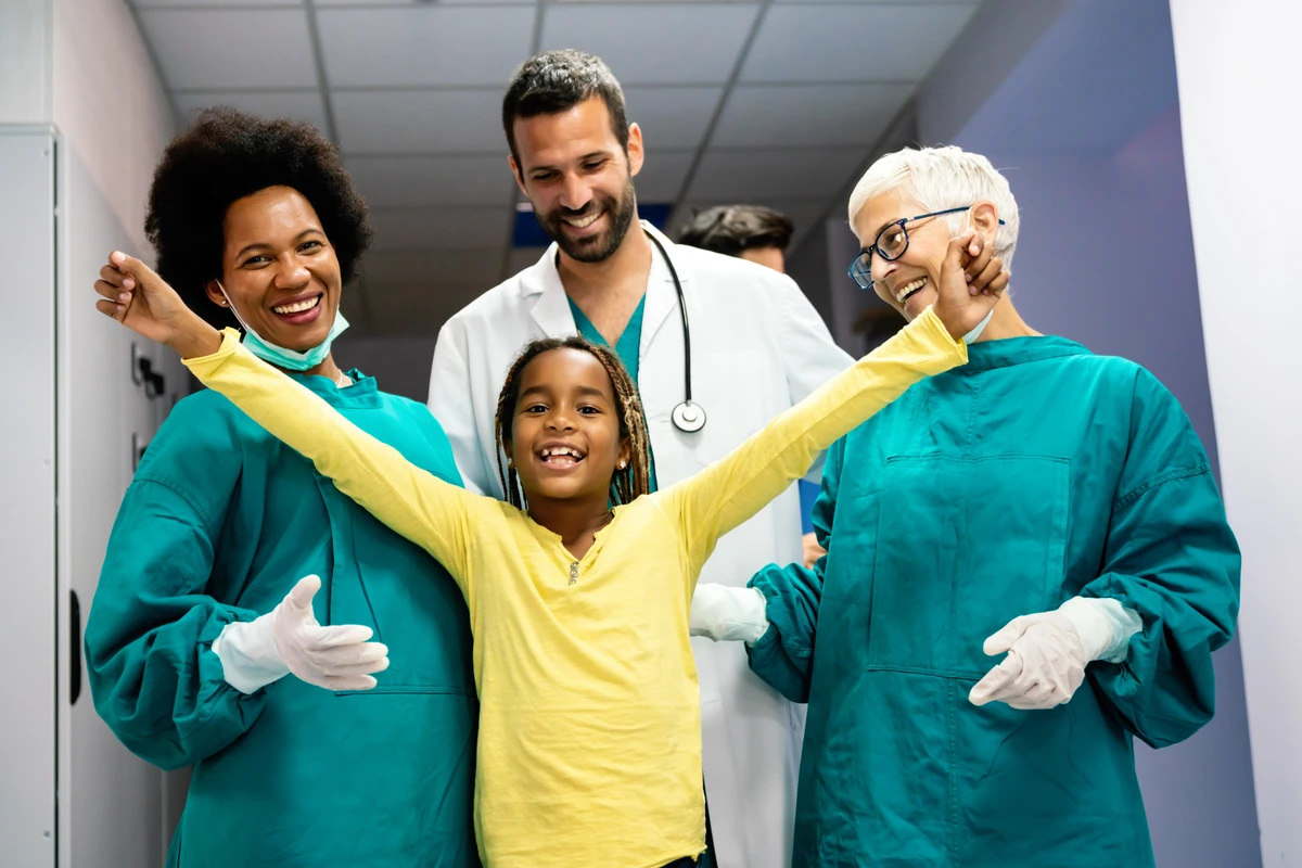 SBCOC celebra o Dia do Médico e destaca a contribuição dos ortopedistas de ombro e cotovelo para a saúde do Brasil
